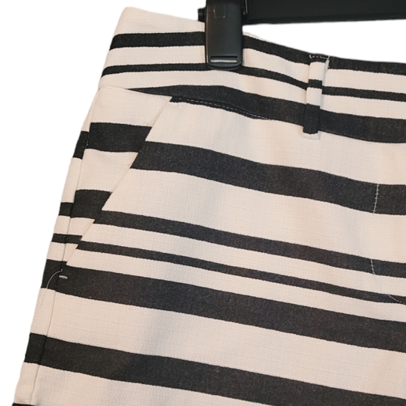 New York & Company | Black Stripe 7th Ave Design Studio Shorts - WomenSize 10 - Picture 5 of 5